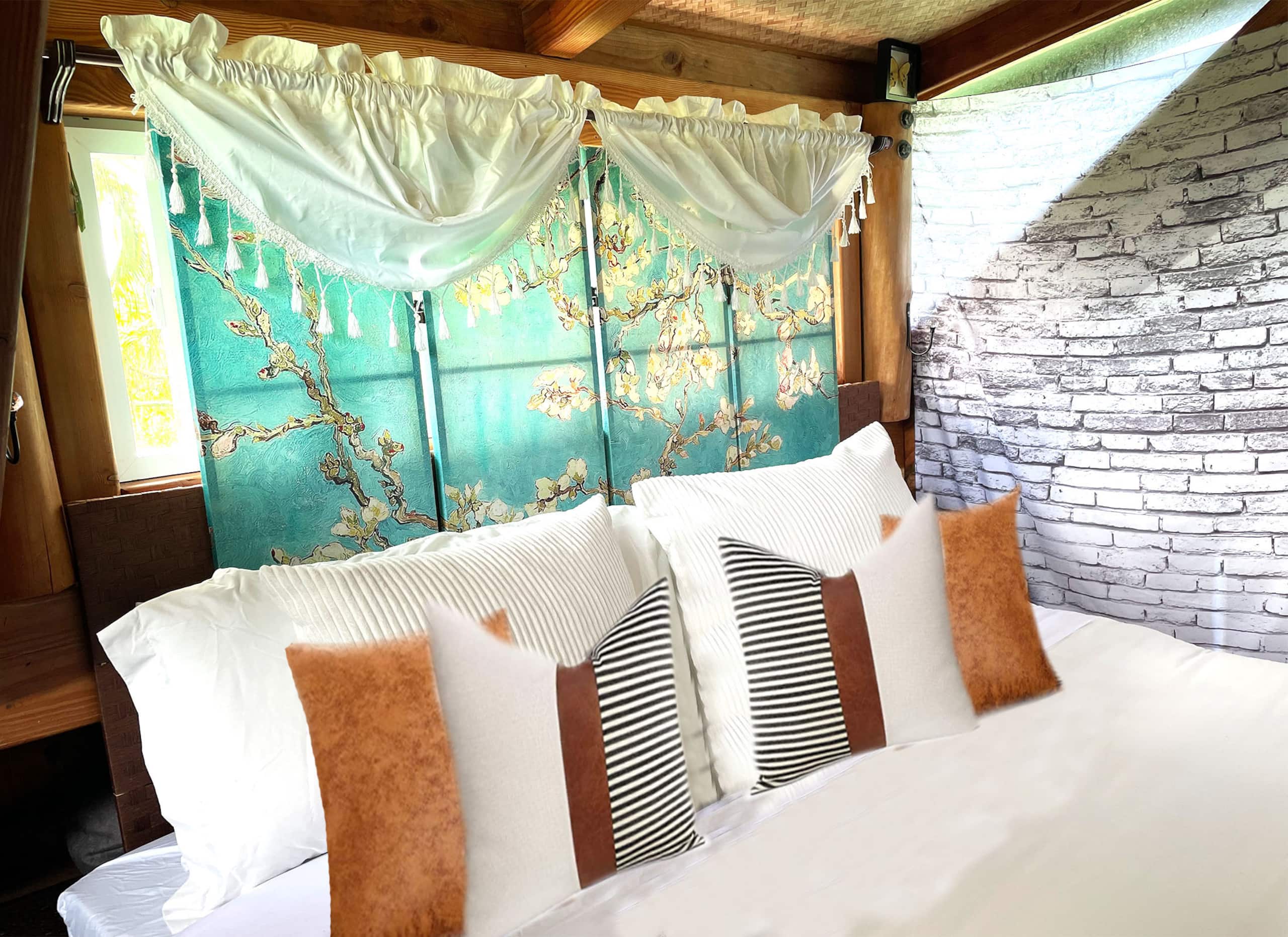 Cabin in Hawaiian Paradise Park · ★4.85 · 3 bedrooms · 4 beds · 1.5 private baths - Image 13