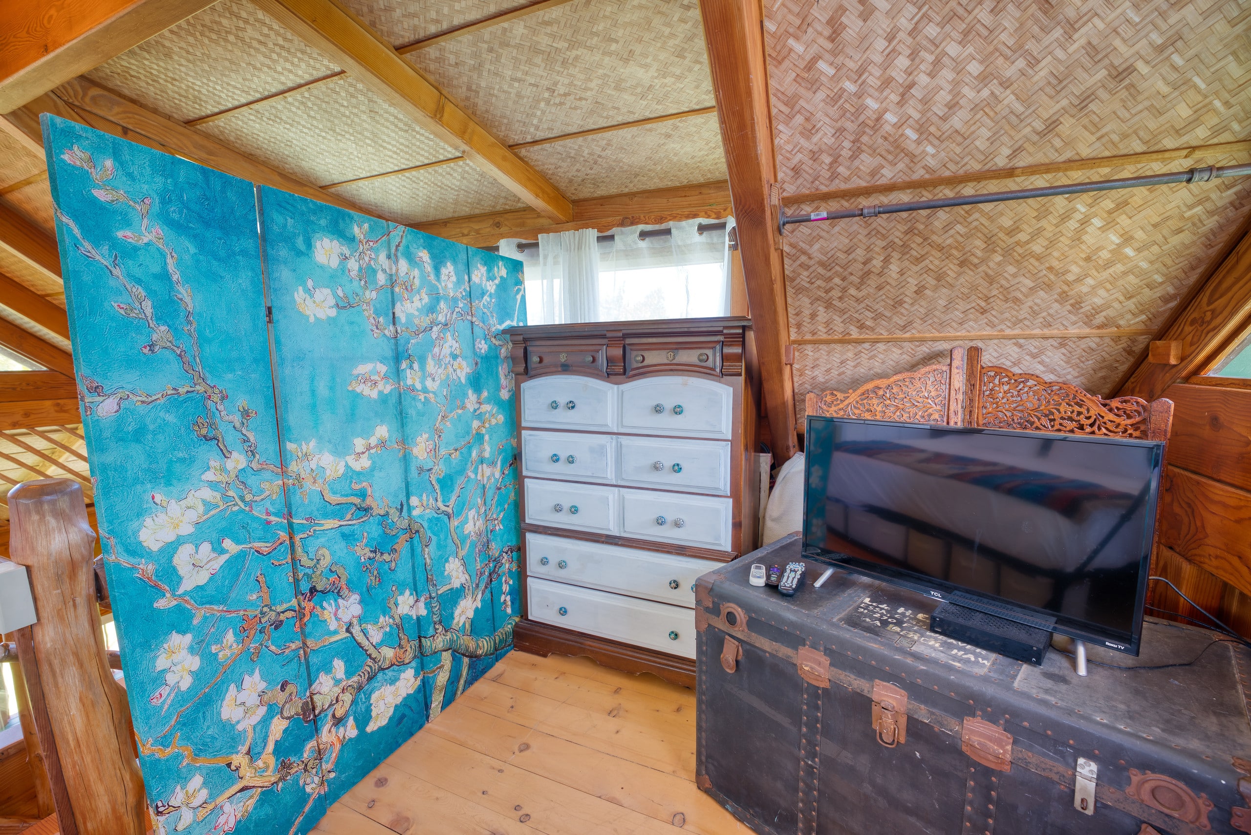 Cabin in Hawaiian Paradise Park · ★4.85 · 3 bedrooms · 4 beds · 1.5 private baths - Image 14