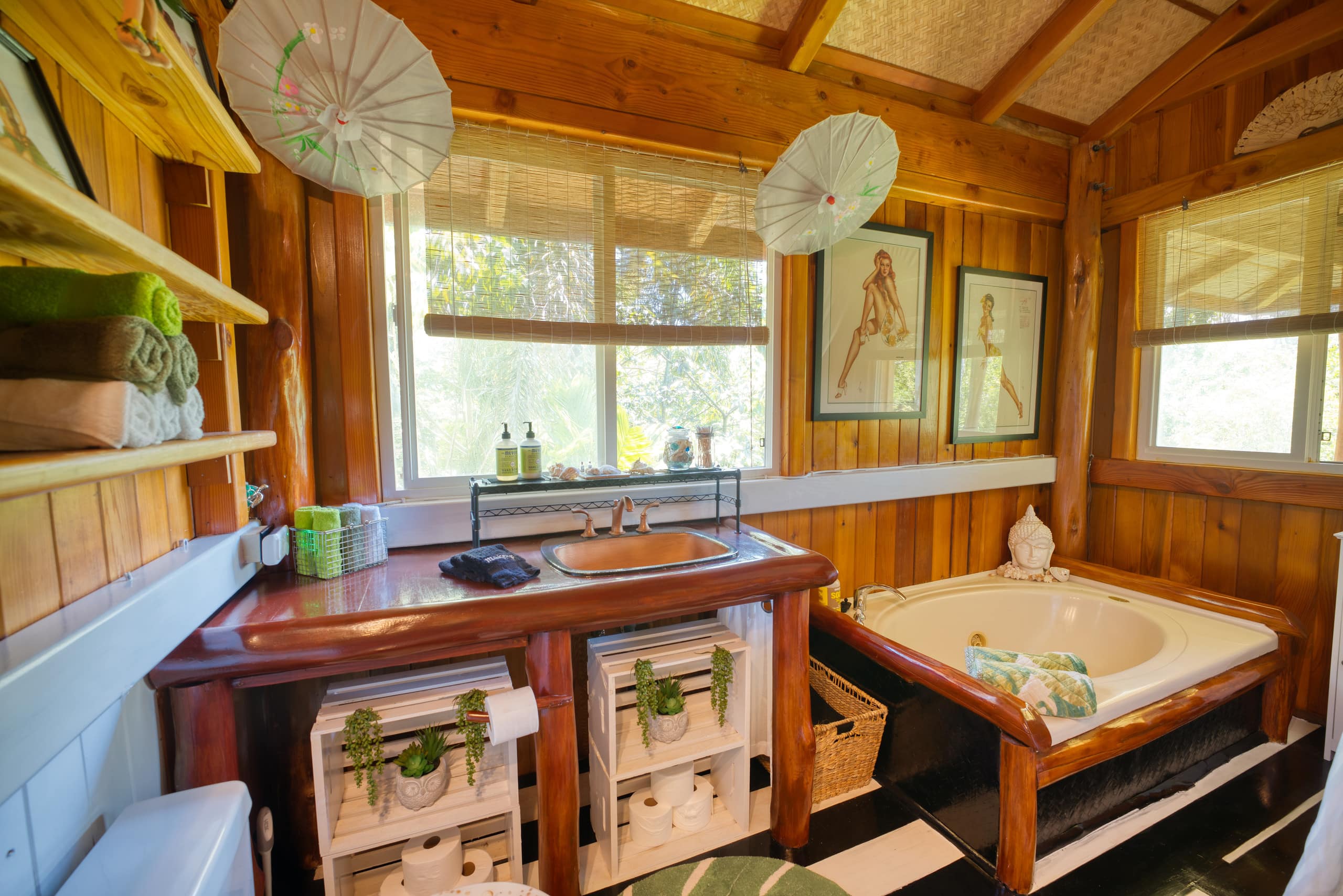 Cabin in Hawaiian Paradise Park · ★4.85 · 3 bedrooms · 4 beds · 1.5 private baths - Image 21