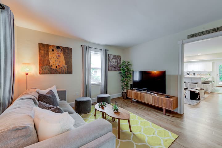 Einstein Lounge Downtown -2br W/loft & Fenced Yard - プリンストン, NJ