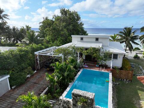 Coco Beach house, aircon, pool, stunning.