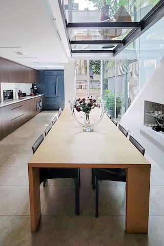 Historic West Village 3BD Townhouse | Patio & Deck gallery image 2