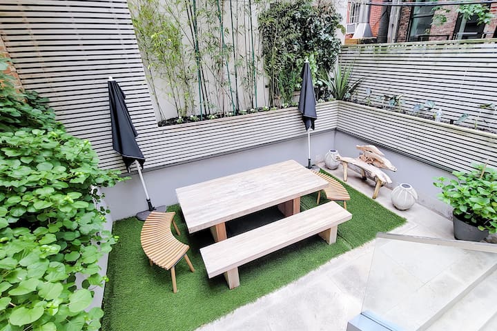 Historic West Village 3BD Townhouse | Patio & Deck gallery image 4