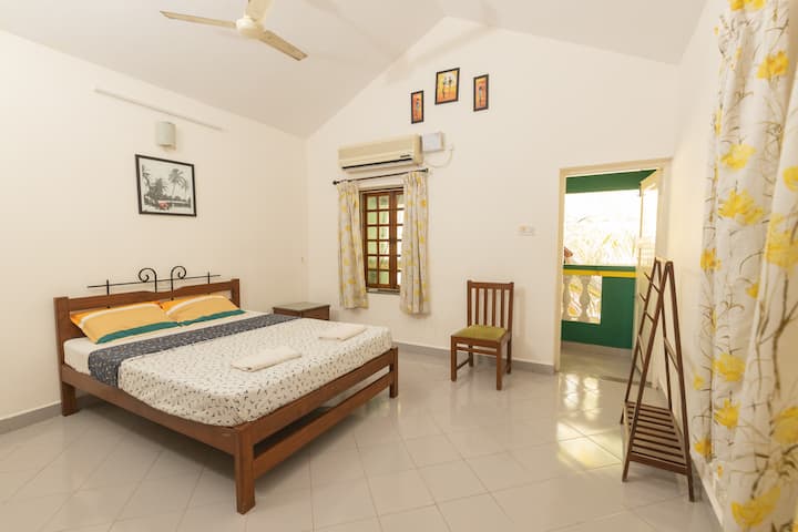Bedroom 1 image 3