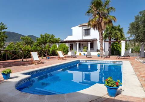 Fantastic villa in the Lecrin Valley - sleeps 8