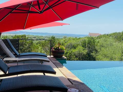 Infinity Edge -Heated Pool/Lake View/Chef Kitchen