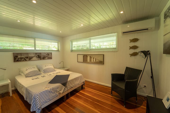 Спалня №1 с климатик + сейф