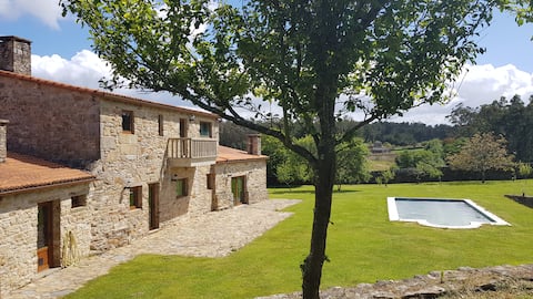 Grand villa with pool close to the beach