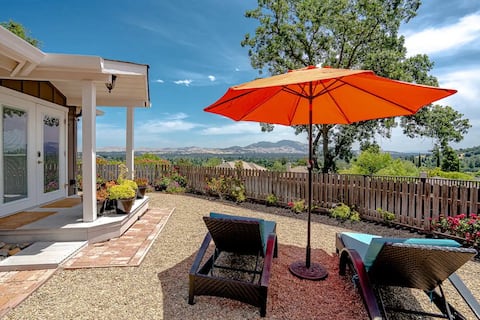 Stunning Mountain Views From a Charming Retreat