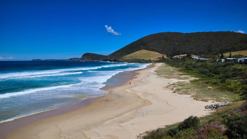 Cerulean Blue Combo 5 bedroom close to beach cafe gallery image 2