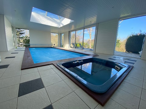 Villa with heated indoor pool