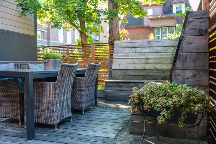 ★ Beautiful, modern, Glebe Home with Garage★ gallery image 4