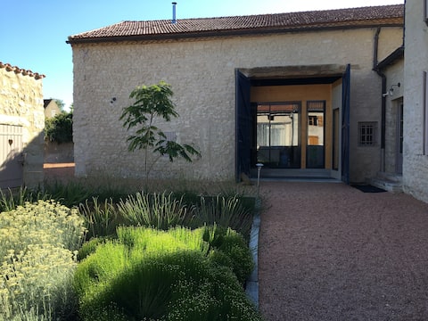 In complete serenity - Private Jacuzzi & enclosed garden