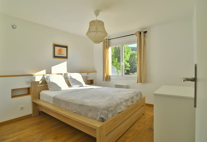 次卧室：床位160