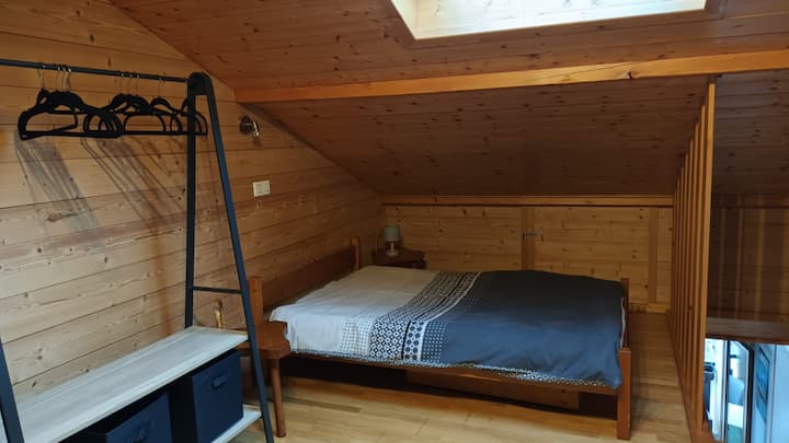 منطقة نوم في الطابق العلوي