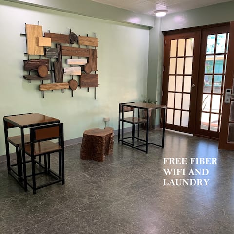 Beinte Singko de Marso Studio Apartment (201)