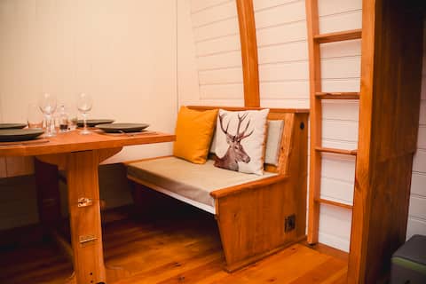 Popular Airbnb listing: New Lodge Cabin in Newark And Sherwood