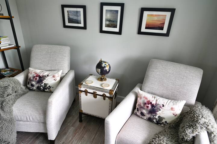 Alberta Arts Retreat with 4 bedrooms/3.5 baths gallery image 3