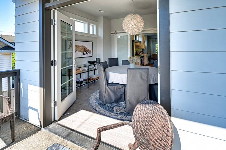 Alberta Arts Retreat with 4 bedrooms/3.5 baths gallery image 4