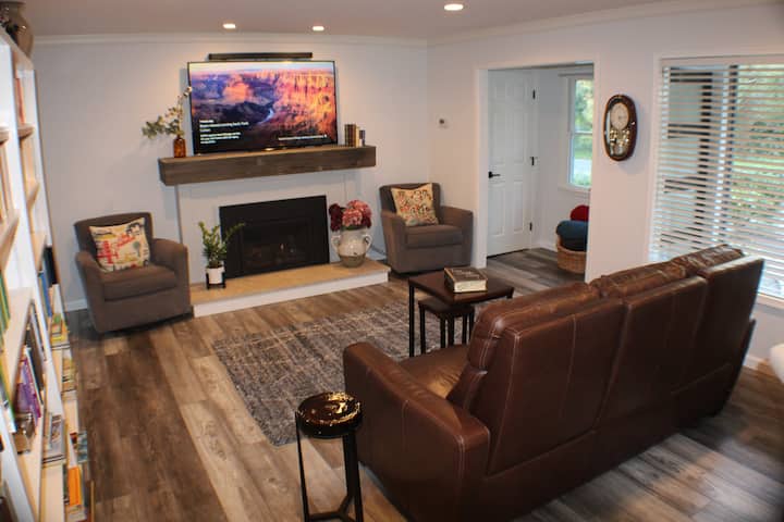 Monterey Home With A Secret Garden! - Monterey, CA