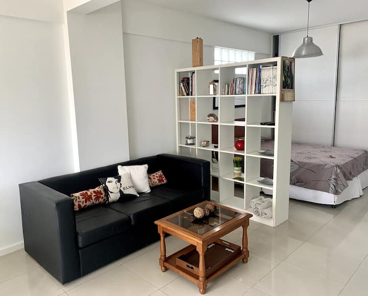 Furnished studio apartment with balcony in Boedo