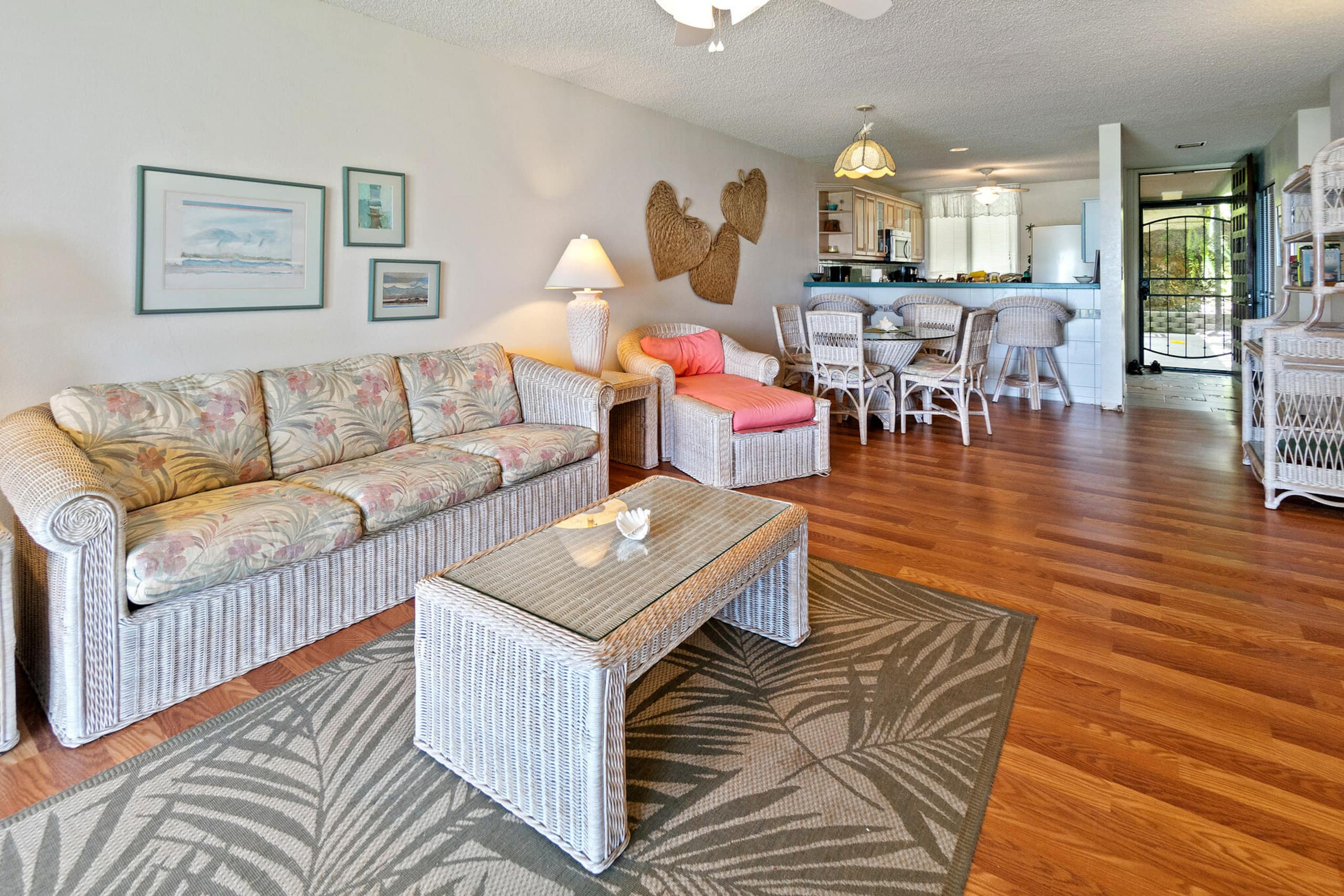 Condo in Kailua-Kona · ★4.44 · 2 bedrooms · 2 beds · 2 baths - Image 4