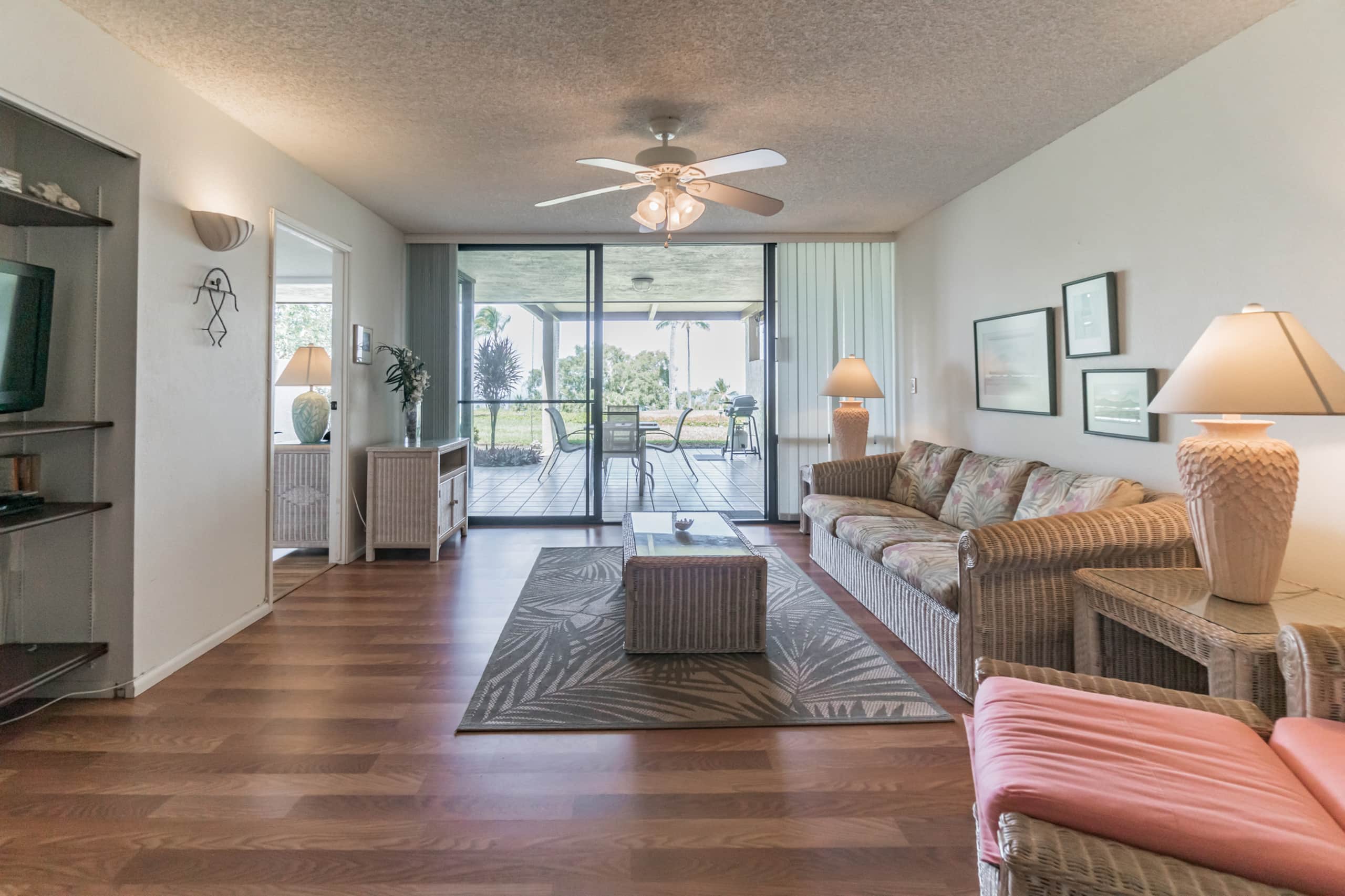 Condo in Kailua-Kona · ★4.44 · 2 bedrooms · 2 beds · 2 baths - Image 13