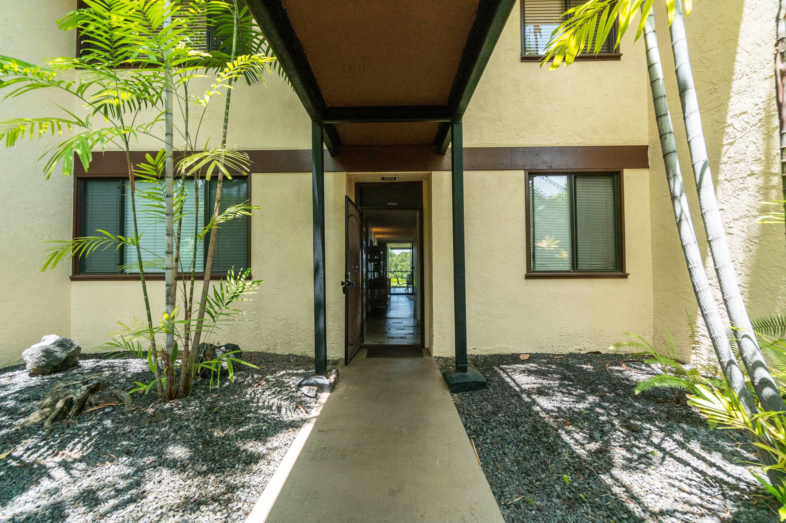 Condo in Kailua-Kona · ★4.44 · 2 bedrooms · 2 beds · 2 baths - Image 23