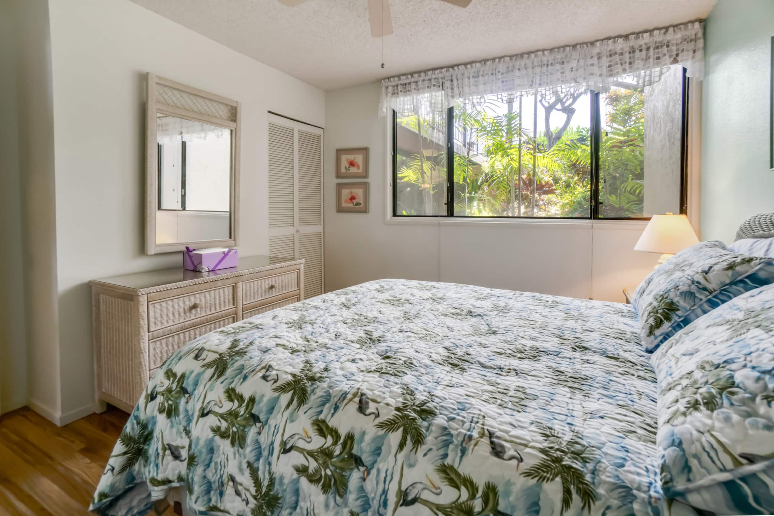 Condo in Kailua-Kona · ★4.44 · 2 bedrooms · 2 beds · 2 baths - Image 17