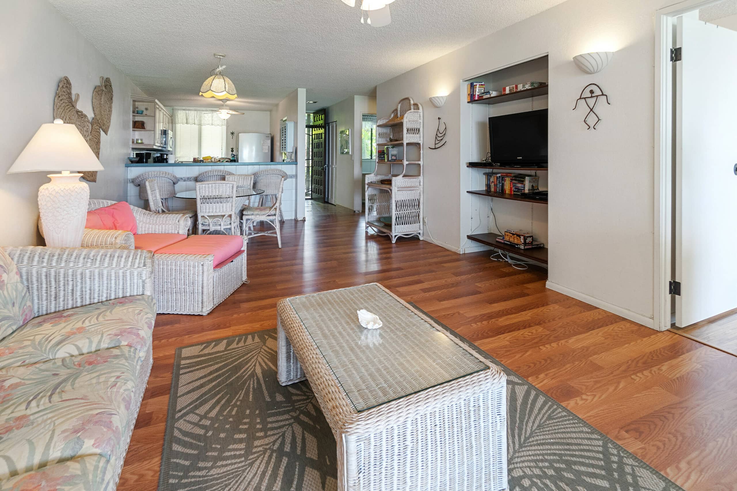 Condo in Kailua-Kona · ★4.44 · 2 bedrooms · 2 beds · 2 baths - Image 5