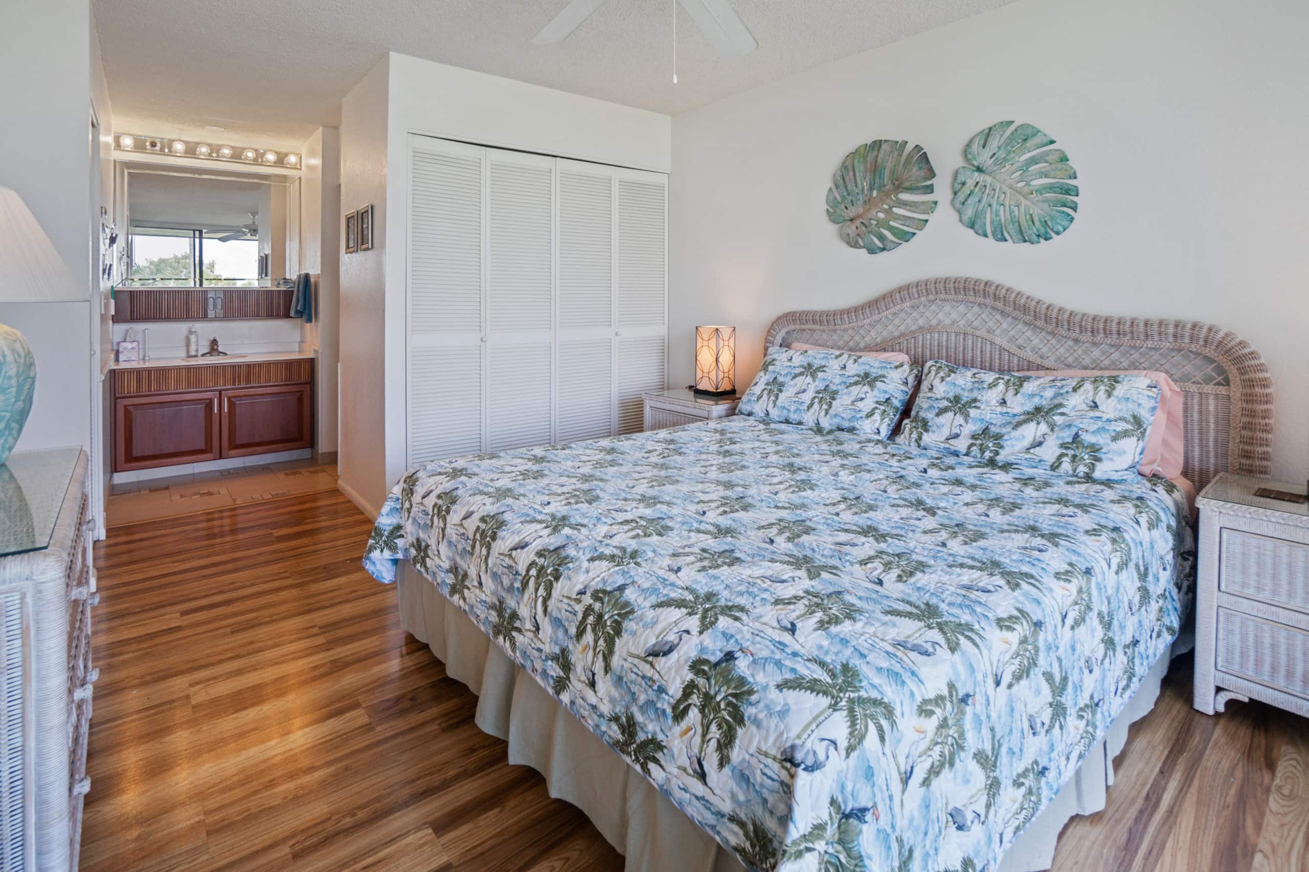 Condo in Kailua-Kona · ★4.44 · 2 bedrooms · 2 beds · 2 baths - Image 12