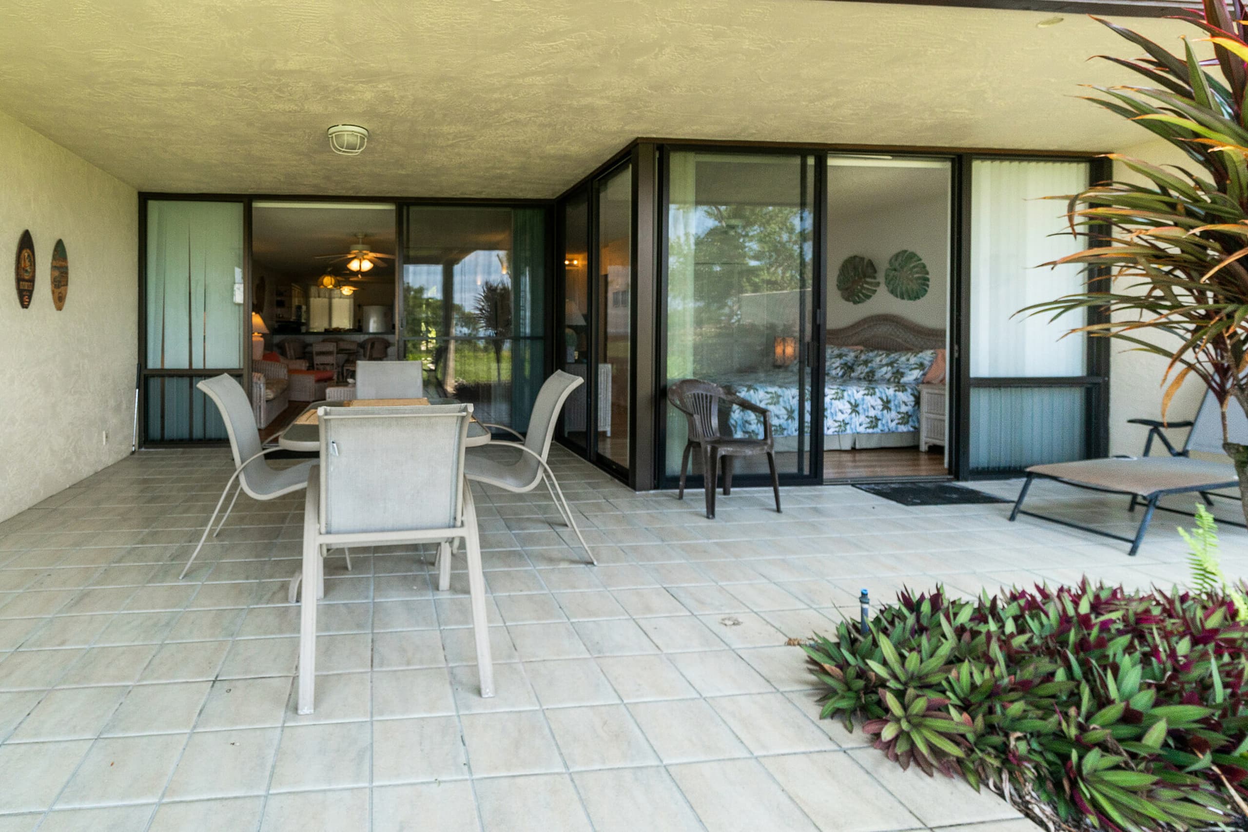 Condo in Kailua-Kona · ★4.44 · 2 bedrooms · 2 beds · 2 baths - Image 3