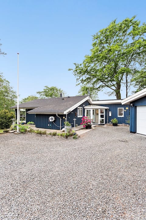 Beautiful holiday home with spa, sauna, 200 m from the beach