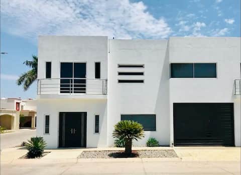 House in a Gated Community | 2 King | near CHEPE