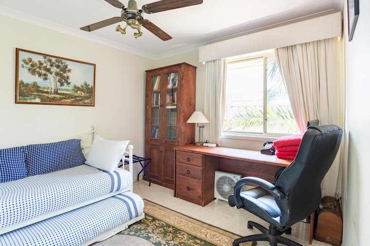 ห้องนอนที่สอง (Second Bedroom)