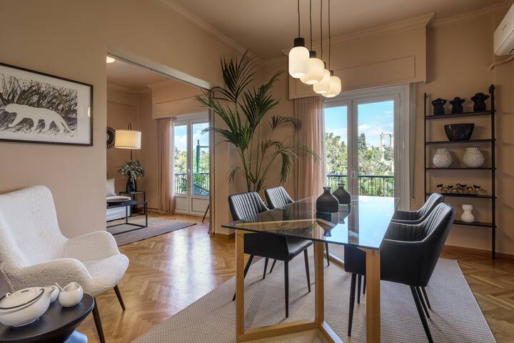 Stylish flat overlooking the temple of Zeus
