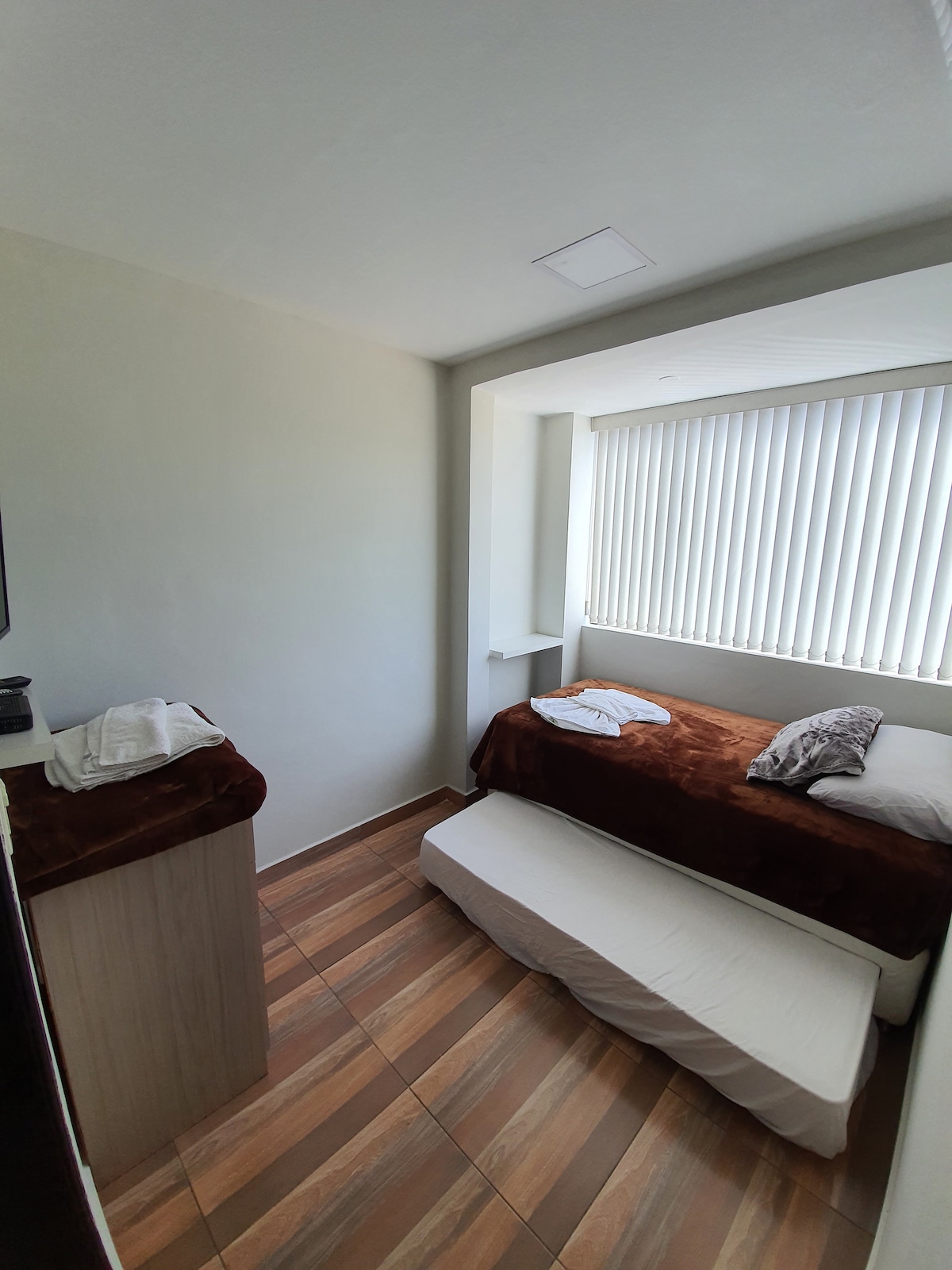 3ra habitación con cama abajo