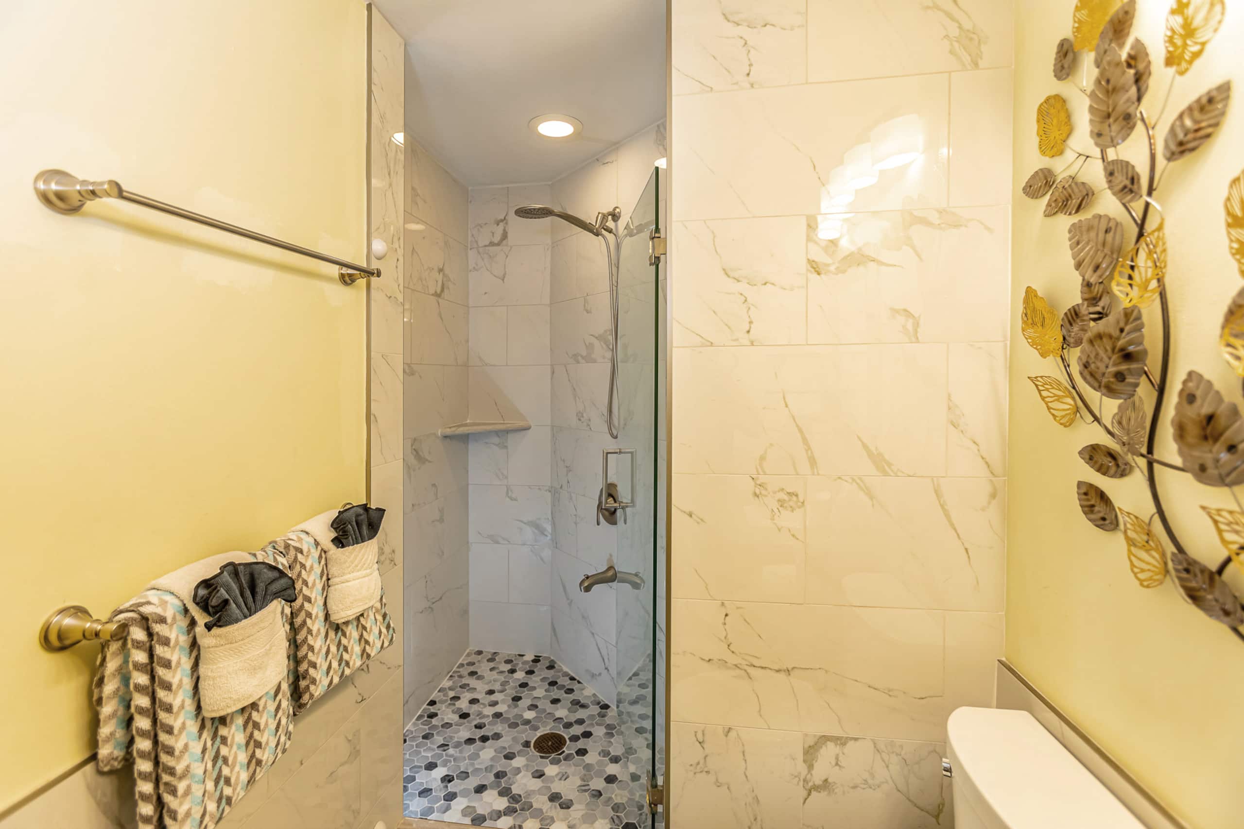 Condo in Kihei · ★4.77 · 2 bedrooms · 3 beds · 2 private baths - Image 17