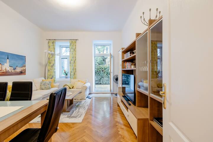 City Centre with Garden – Apt. 11 gallery image 2