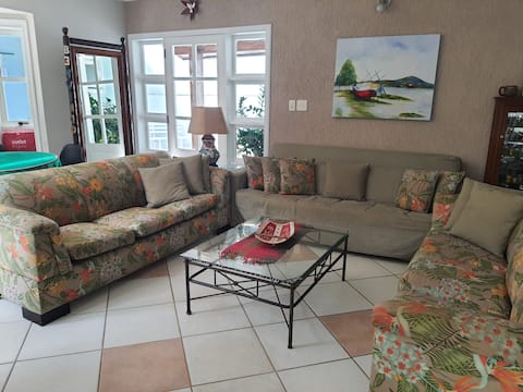 Successful Airbnb property: Leisure and Comfort in a Condominium with a private beach in Bertioga