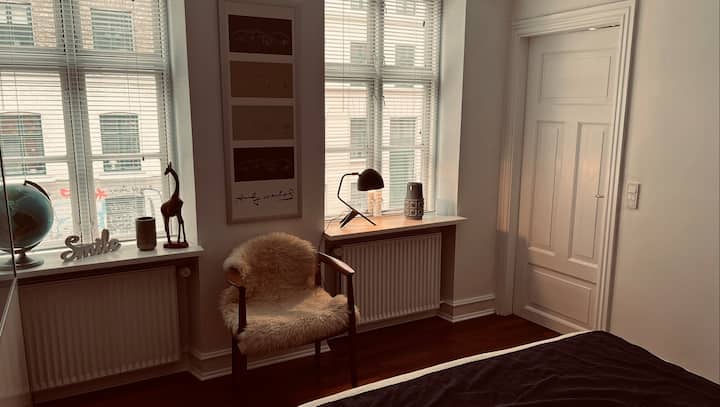 1st floor large bedroom with queen bed