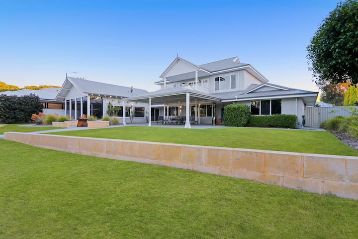 Murray River Retreat – Absolute River Front