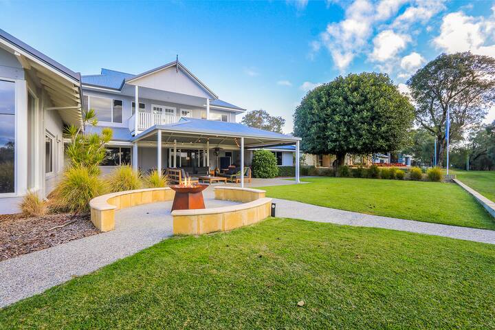 Murray River Retreat – Absolute River Front gallery image 3