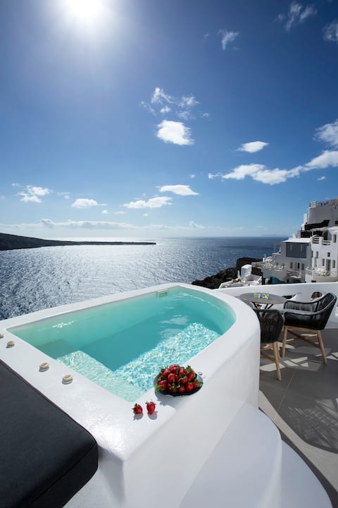 Angel Studio with Jacuzzi and Sunset View