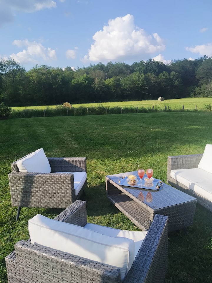 Bed and breakfasts in the countryside in a local home Bed and