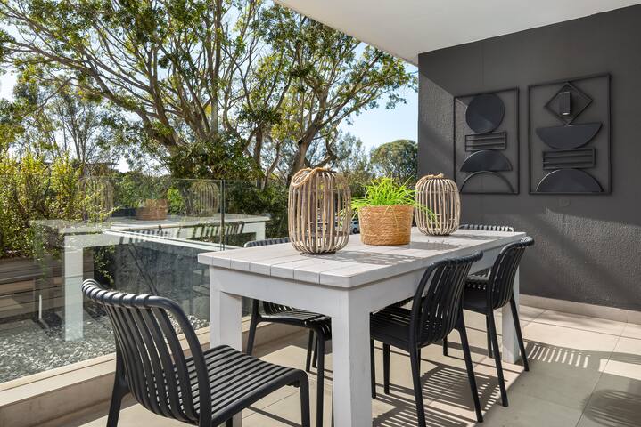 Green Point Retreat | 4BR, 2 Units, Netflix & BBQ