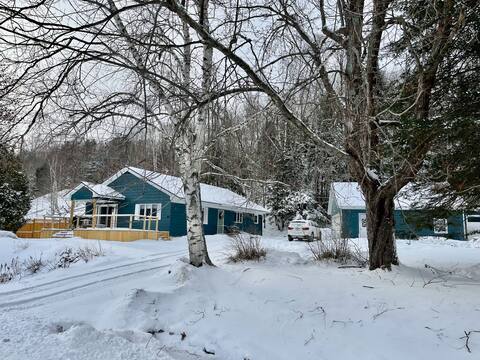VT Lakeside getaway on beautiful Crystal Lake.