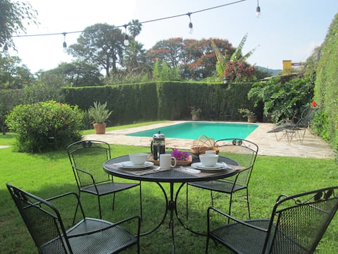 Top performing Airbnb: Private Heated Pool / 10min Walking Downtown in Tepoztlán