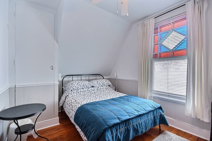 Bedroom (double bed)