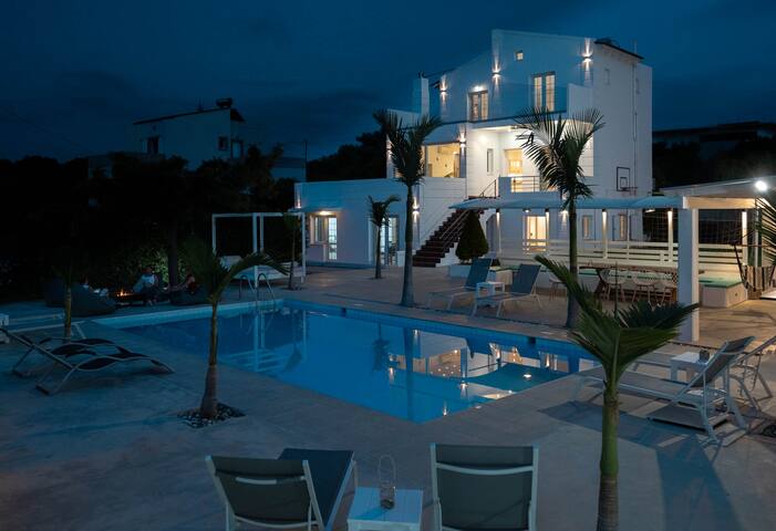 Villa Myrto 2 headed pool gallery image 3